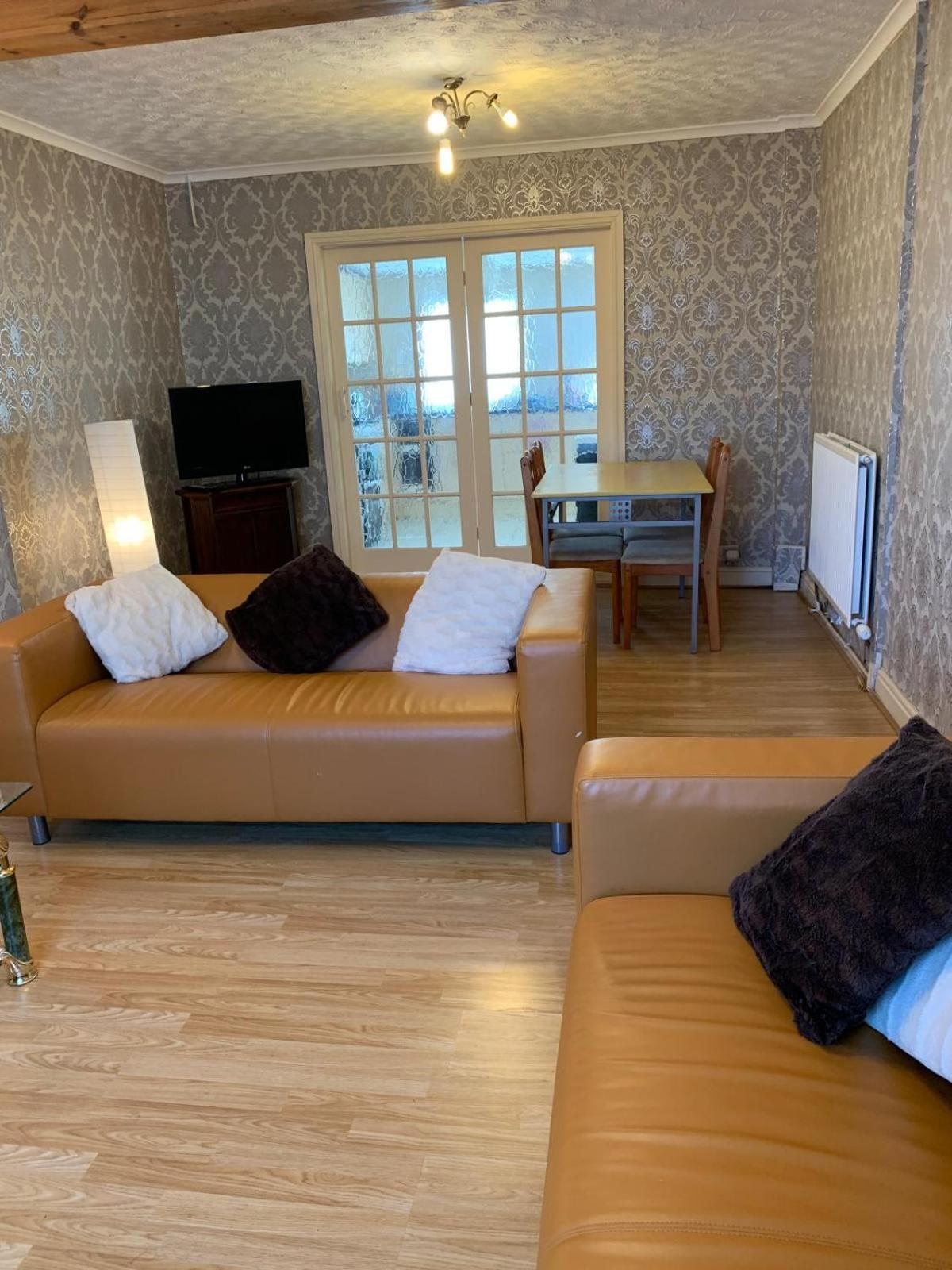Room Only Guest Accommodation, Guest House Self Catering Bangor  Exterior foto