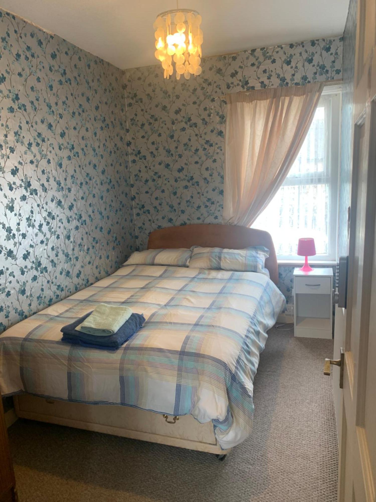 Room Only Guest Accommodation, Guest House Self Catering Bangor  Exterior foto