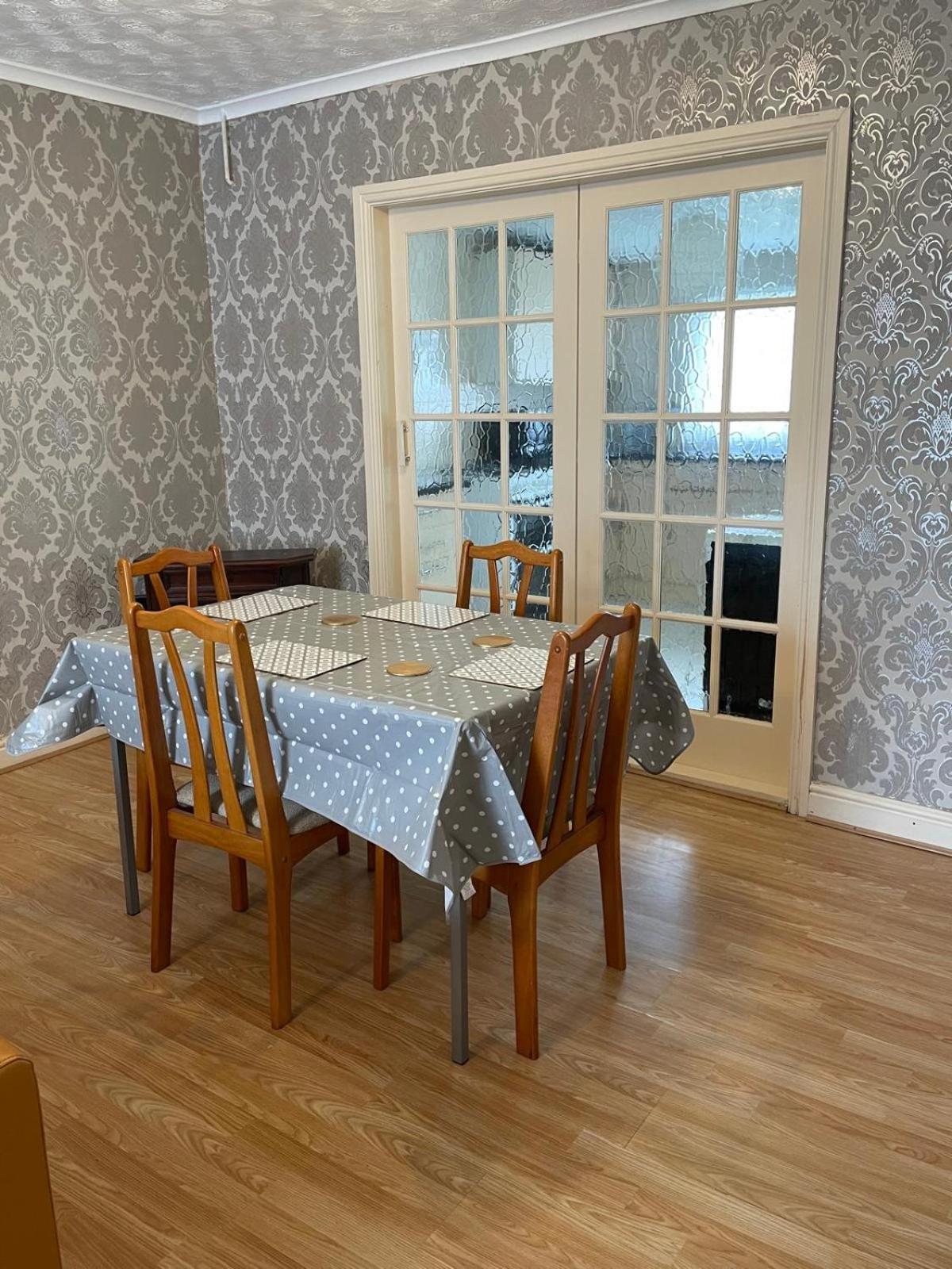 Room Only Guest Accommodation, Guest House Self Catering Bangor  Exterior foto